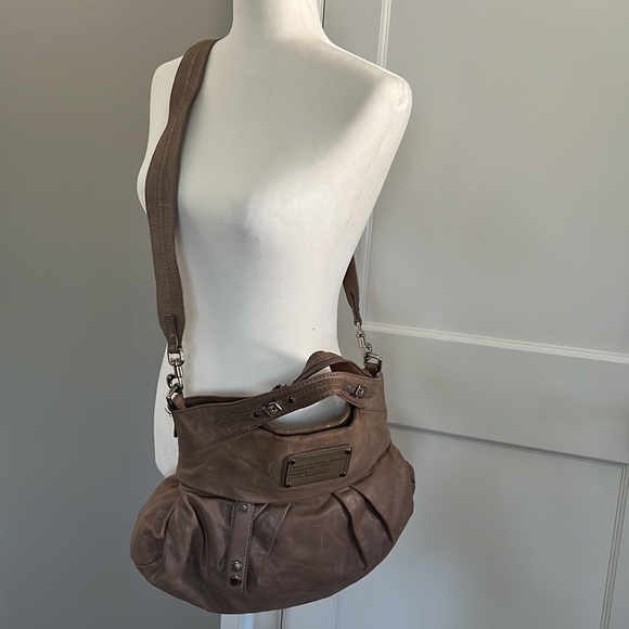 Marc by Marc Jacob’s Grey Crossbody Hobo - Picture 2 of 10